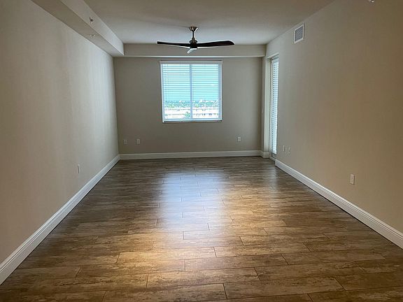 2nd image of 1015 SE 16th St #221