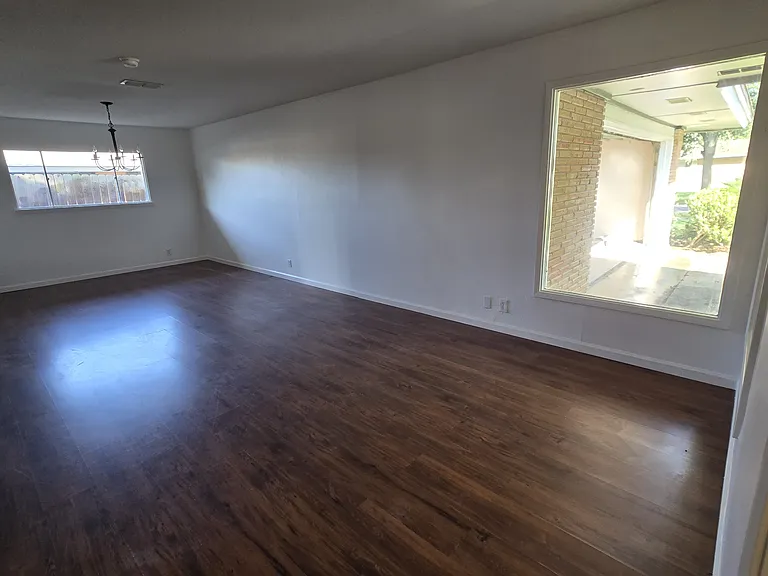 441 Montclair Dr — Photo 4
