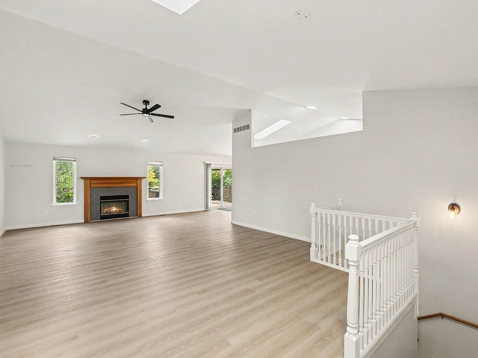 5 bed, 2.5 bath, 3149 sqft, $3,600 — Photo 4