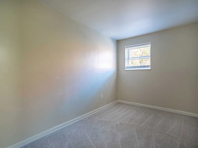 1236 Indianola Ave — Photo 10