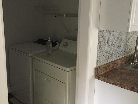 Washer/ Dryer in Kitchen pantry