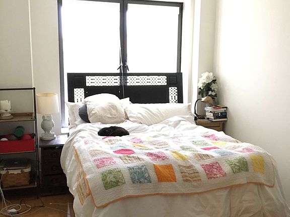 5th image of 162 Beard St APT 1