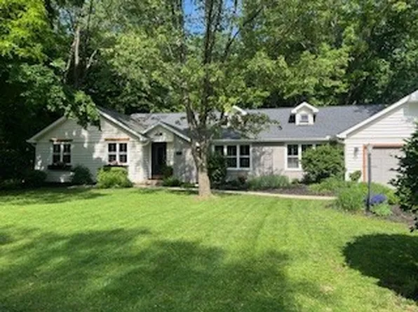 11005 N Mesa Dr, Peoria, IL 61615