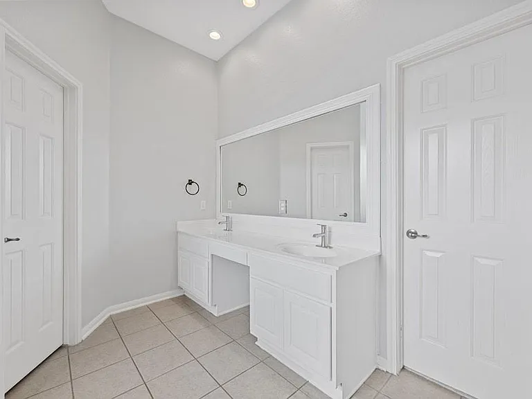 5609 York Bridge Cir — Photo 16