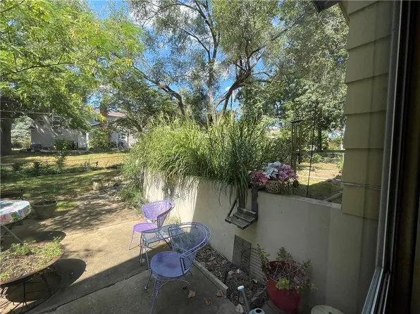 8908 Hadley Pl, Overland Park, KS 66212