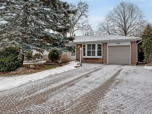 2294 Yolanda Dr, Oakville, ON L6L 2H8