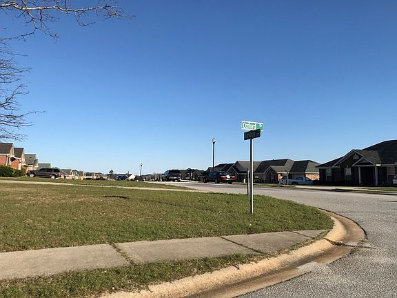 5th image of 3840 Oxford Dr