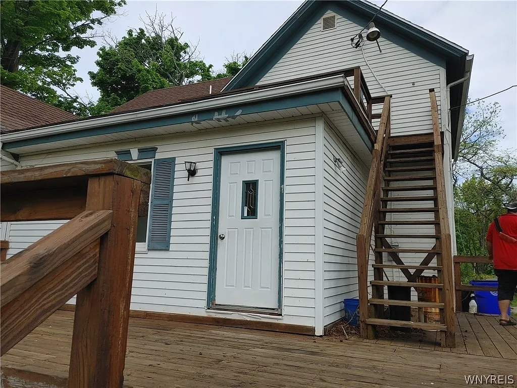 3 bed, 2.0 bath, 1757 sqft, $2,500 — Photo 4