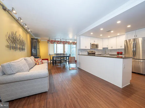 1919 Chestnut St APT 1821, Philadelphia, PA 19103