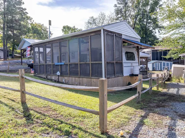 171 Holly Harbor Trl #62 & 26b, Mount Gilead, NC 27306