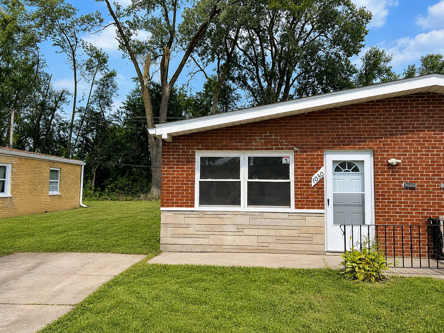 2 bed, 650 sqft, $1,500 — Photo 1