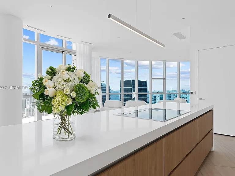 851 NE 1st Ave #Penthouse 5700 — Photo 13
