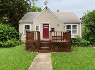 1216 Thurston St, Manhattan, KS 66502