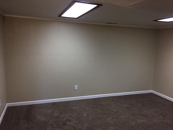 3rd image of 1110 Thayer Dr