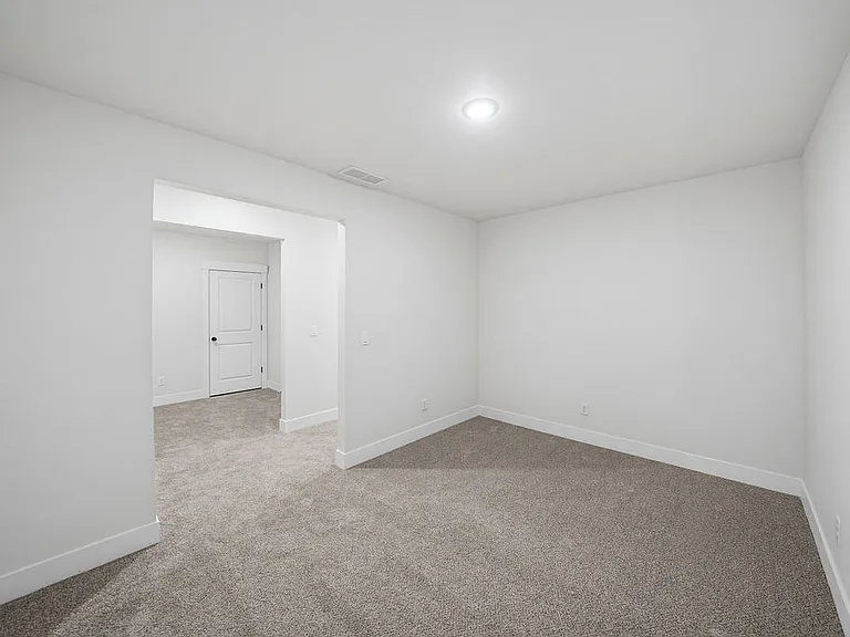 435 E River Ln — Photo 36