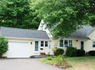 10 Rosanne St, Enfield, CT 06082