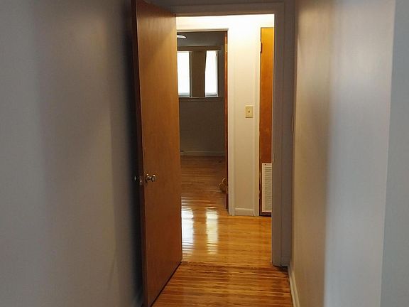 3rd image of 705 Davis Ave