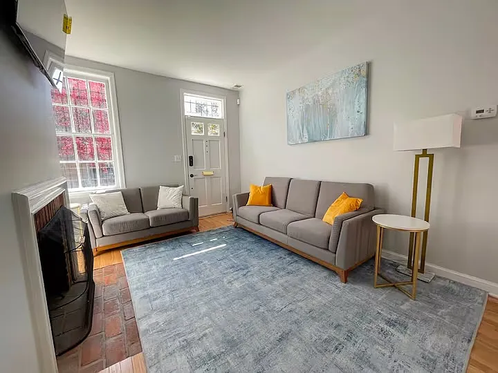 1228 G St SE — Photo 3