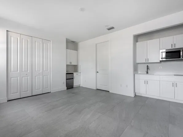 5852 Buccaneer Trl, West Palm Beach, FL 33417