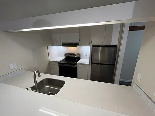 300 Vernon St #6 Photo 1