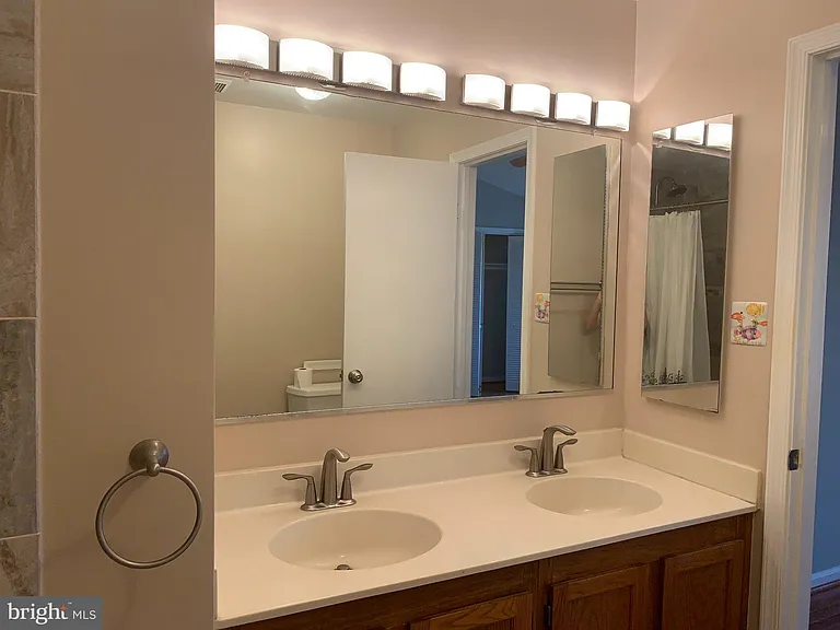 14106 Rocky Valley Dr — Photo 12