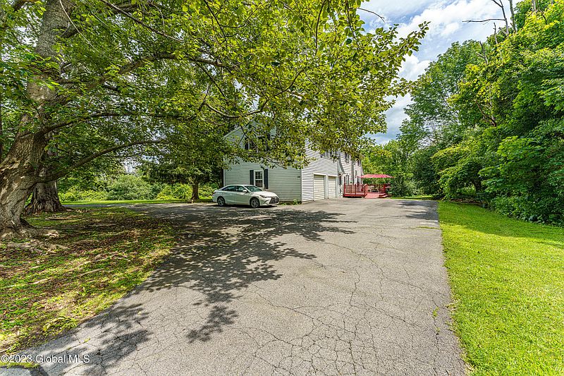 4th image of 35 Brookhaven Drive