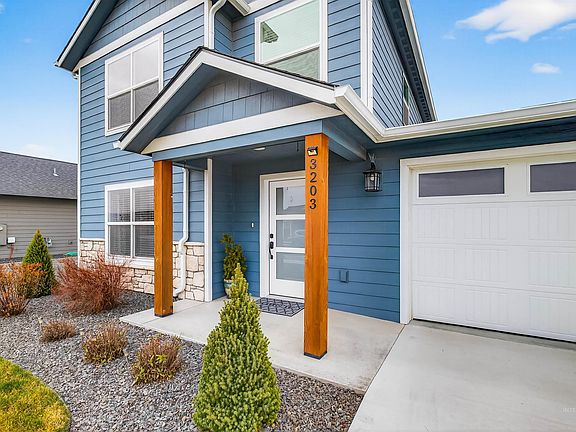 4th image of 3203 Parkridge Way