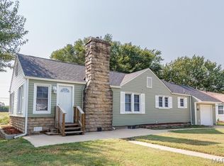 111 Crescent Dr, Lebanon, MO 65536