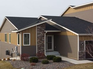 641 Hideaway Ln, Woodbury, MN 55129