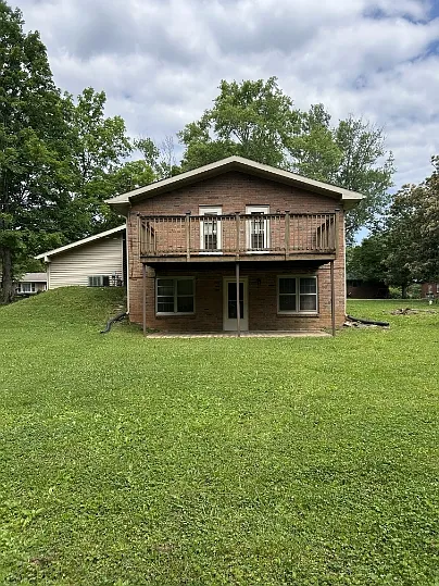 106 Sherwood Dr — Photo 2