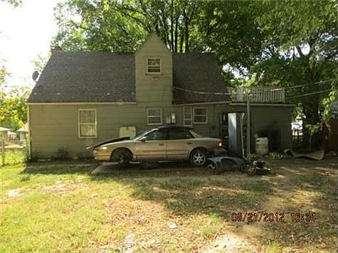 5th image of 2615 N 46th Ter
