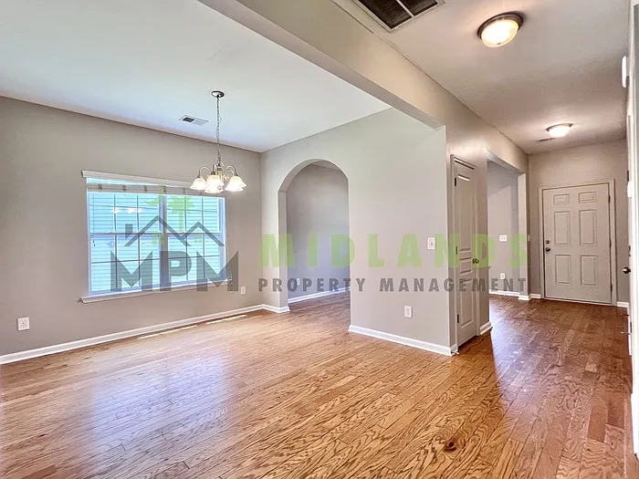 464 Edenhall Dr — Photo 13