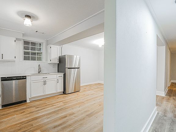 5th image of 604 Ridley Ave Unit B