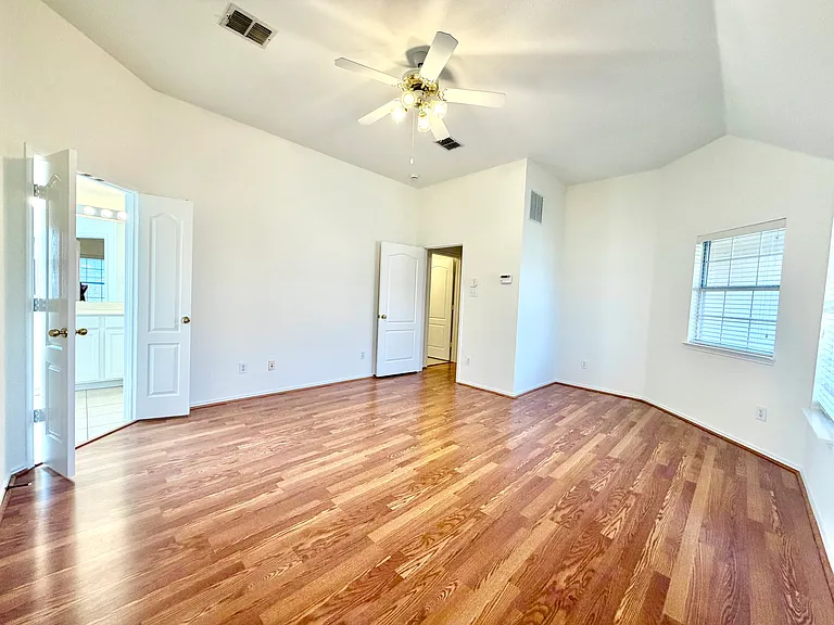 516 Hawken Dr — Photo 17