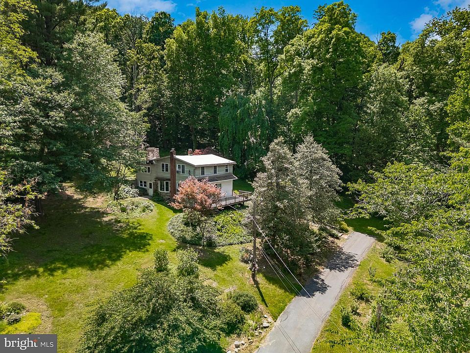 1st image of 150 Cooks Glen Rd