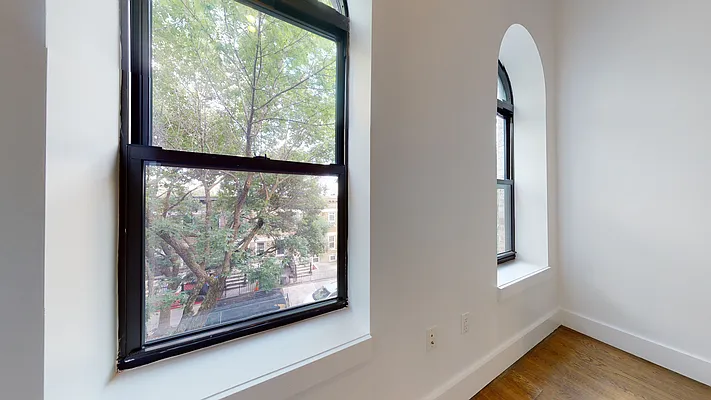 Rented by Bond New York | media 16