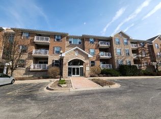 2676 Stone Cir UNIT 203, Geneva, IL 60134