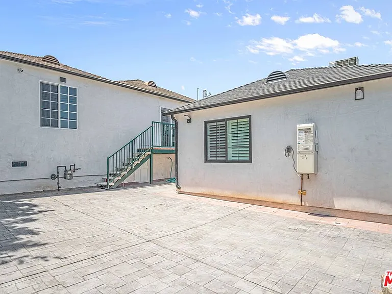 8322 Colegio Dr — Photo 12