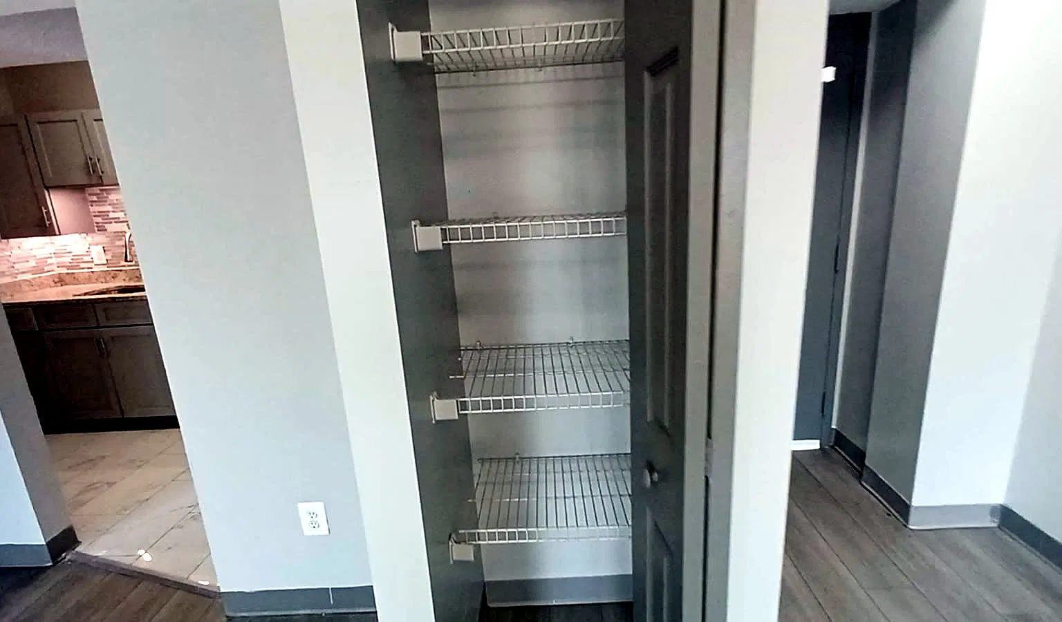 1 bed, 650 sqft, $1,600 — Photo 4