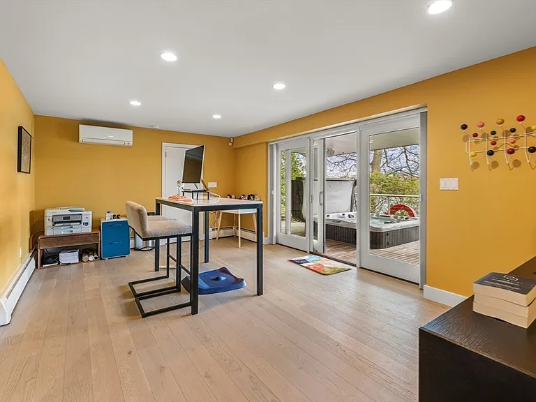 37 Beverly Rd — Photo 27