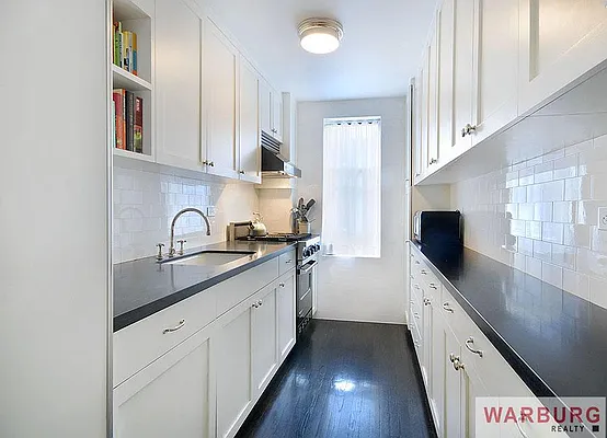 Sold by Warburg | media 17