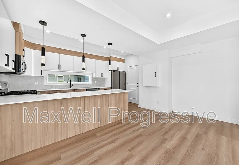 14510 95th Ave NW #MAIN FLOOR — Photo 12