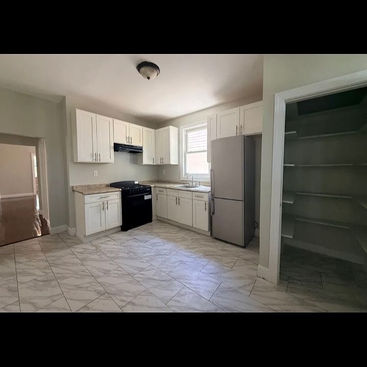 1st image of 203 N 15th St #3L