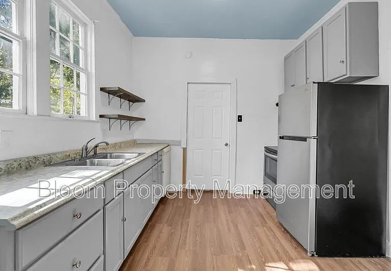 299 Coming St #A — Photo 10