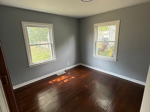 2nd image of 606 Essex St