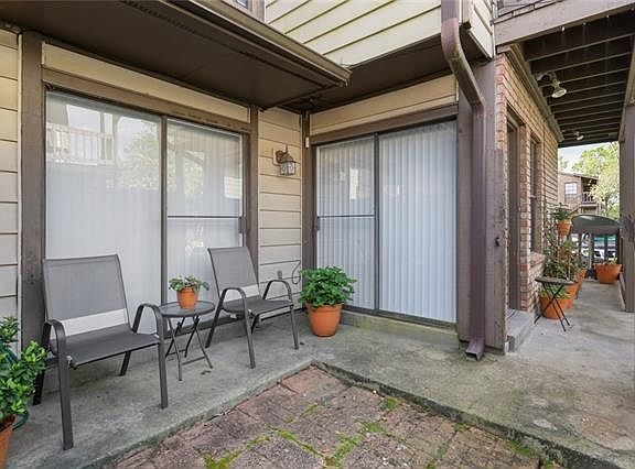 2nd image of 2928 Manhattan Blvd Unit 168