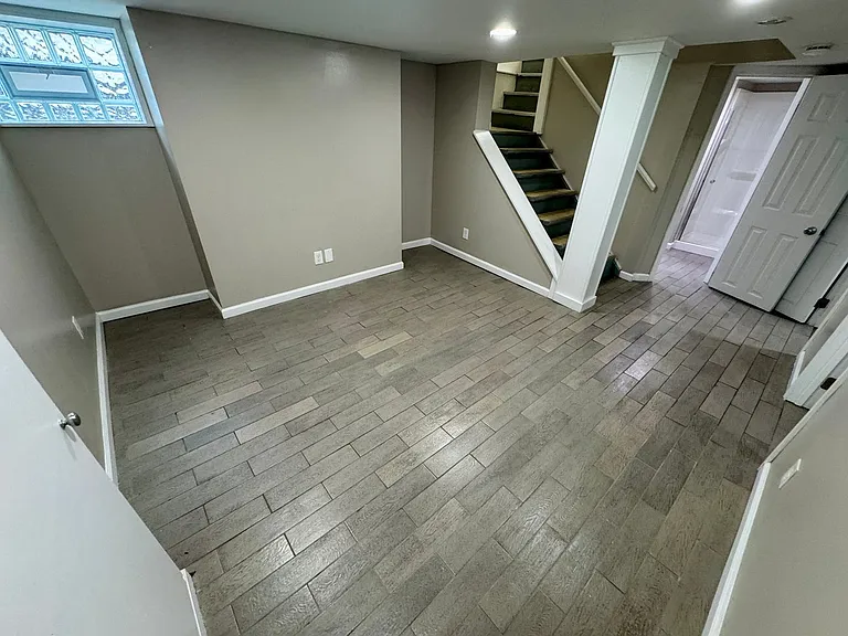 1323 W 3rd Ave — Photo 25
