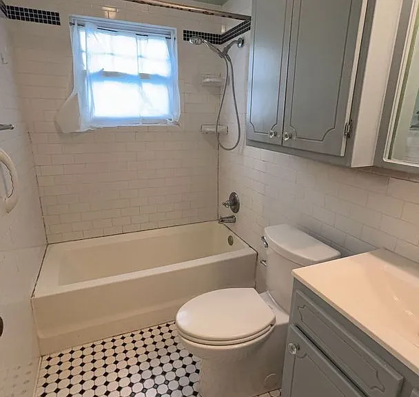 1705 E Randolph Ave — Photo 5