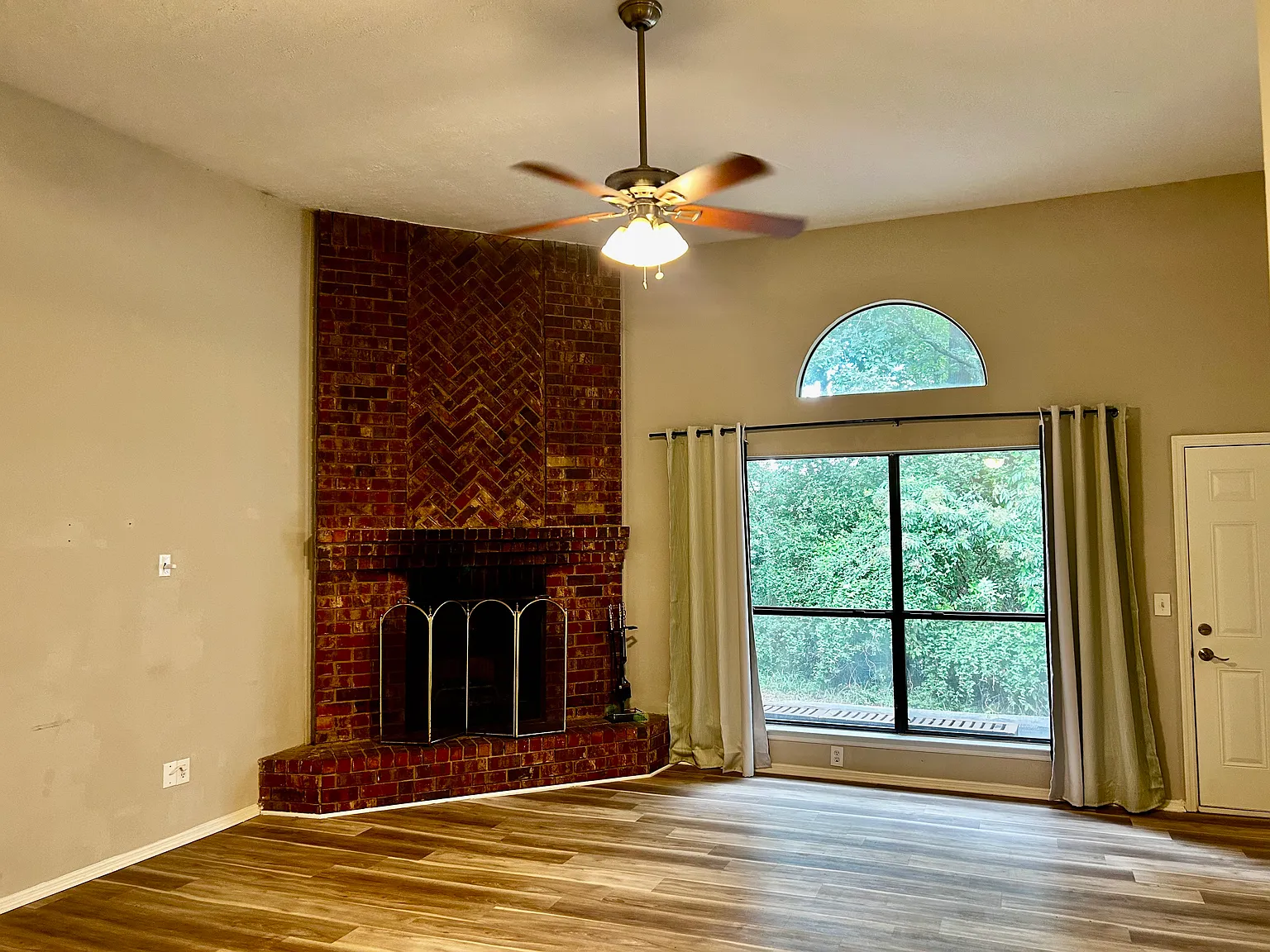 7017 Ivy Pointe Row — Photo 4