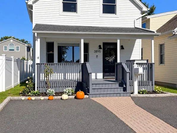 3895 South Street, Seaford, NY 11783